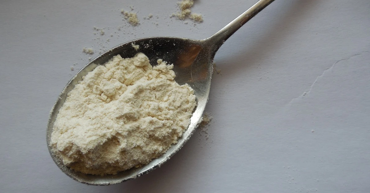 Collagen Protein Powder vs. Whey Isolate: the Differences